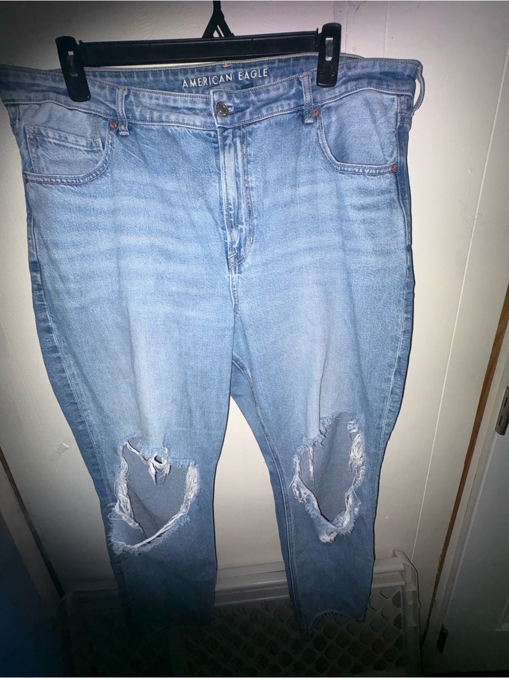 American Eagle Outfitters Light Blue Distressed Boyfriend Jeans